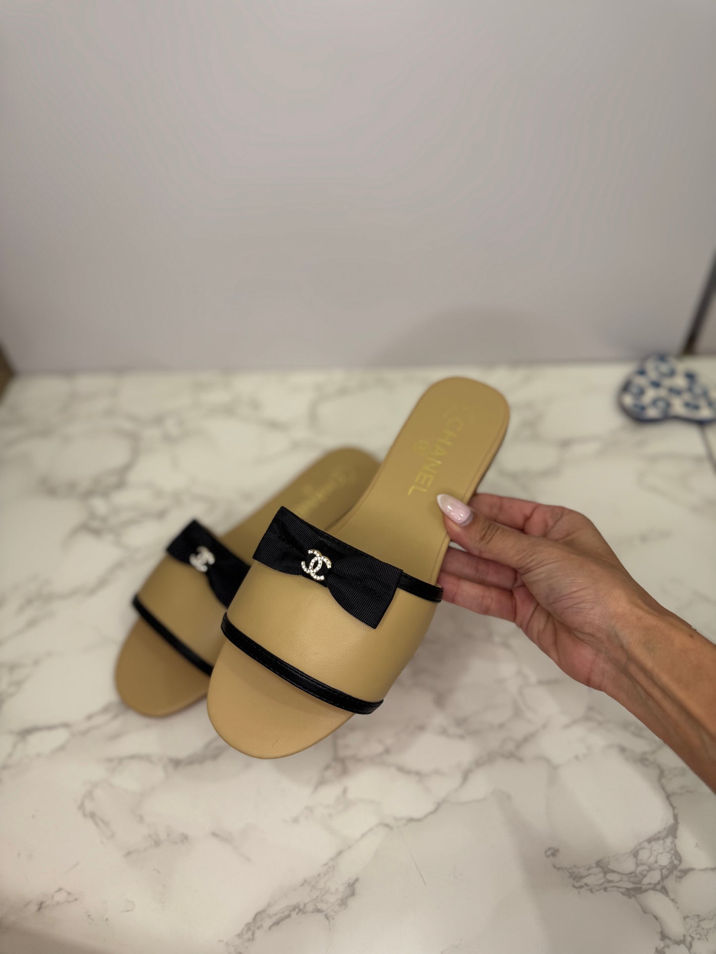 Bow sandal
