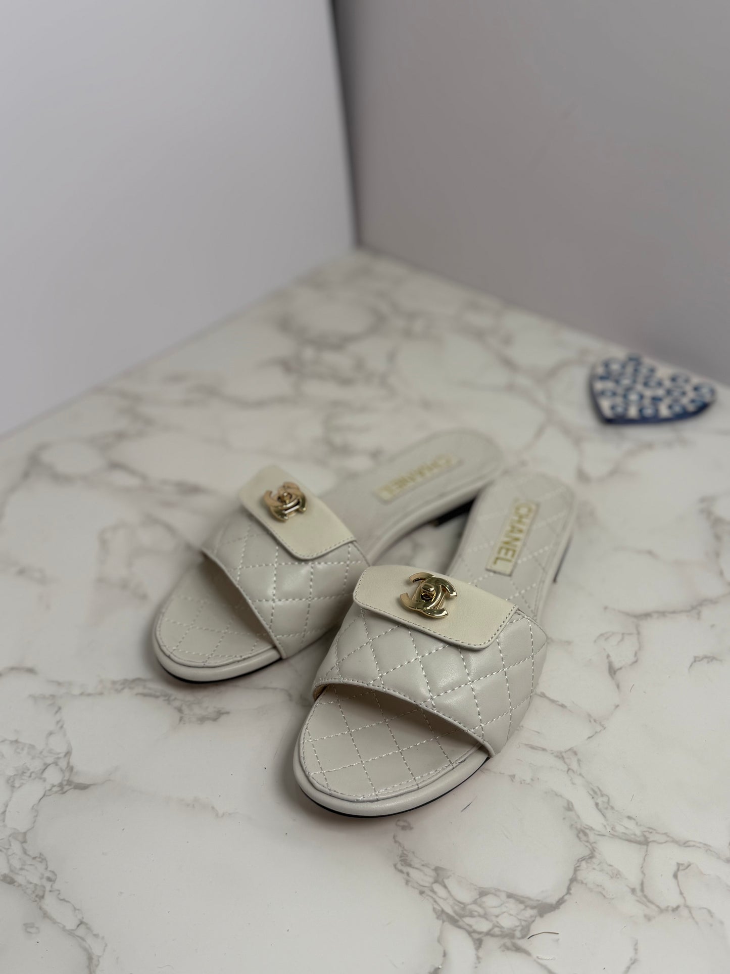 Cc lock sandals