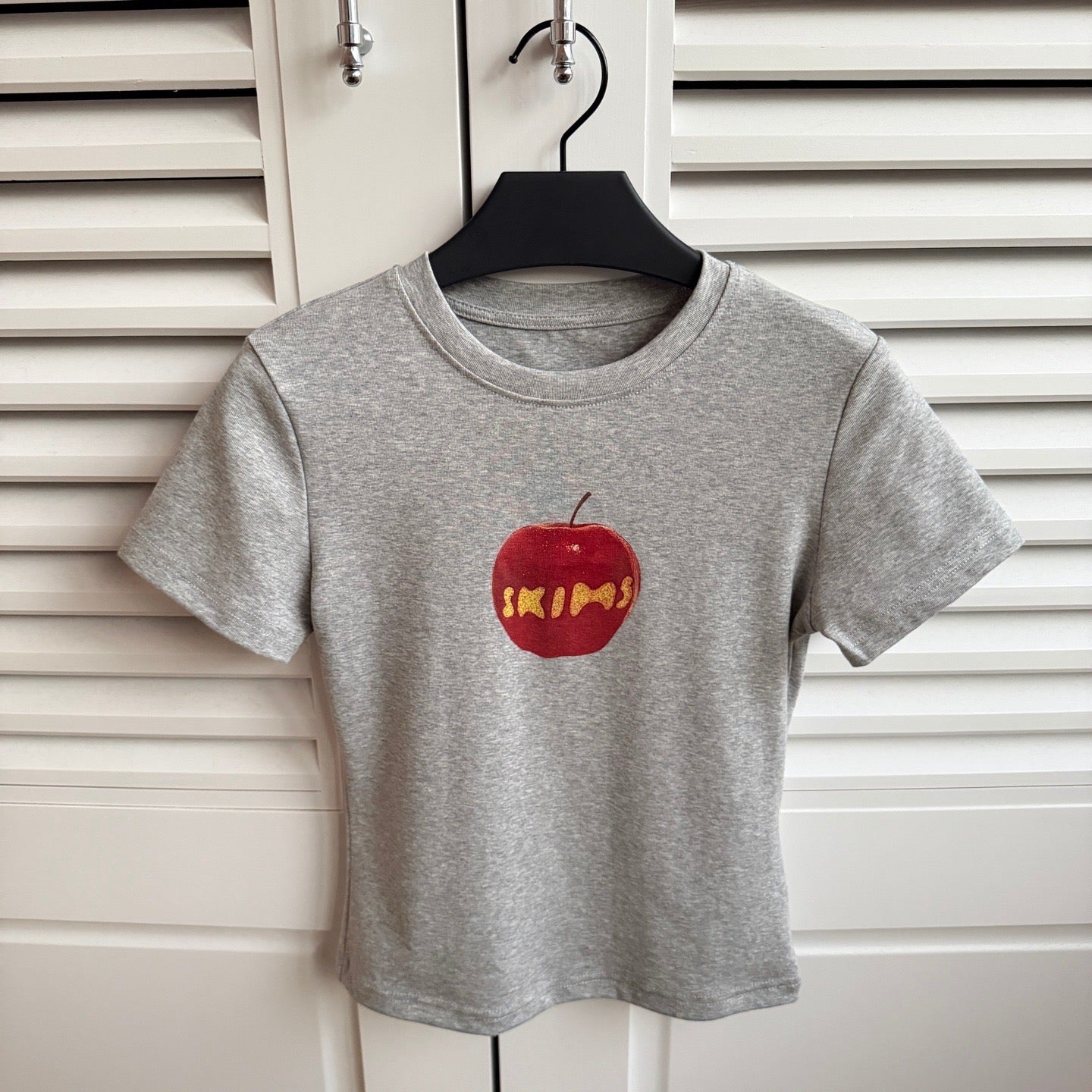Skims tee