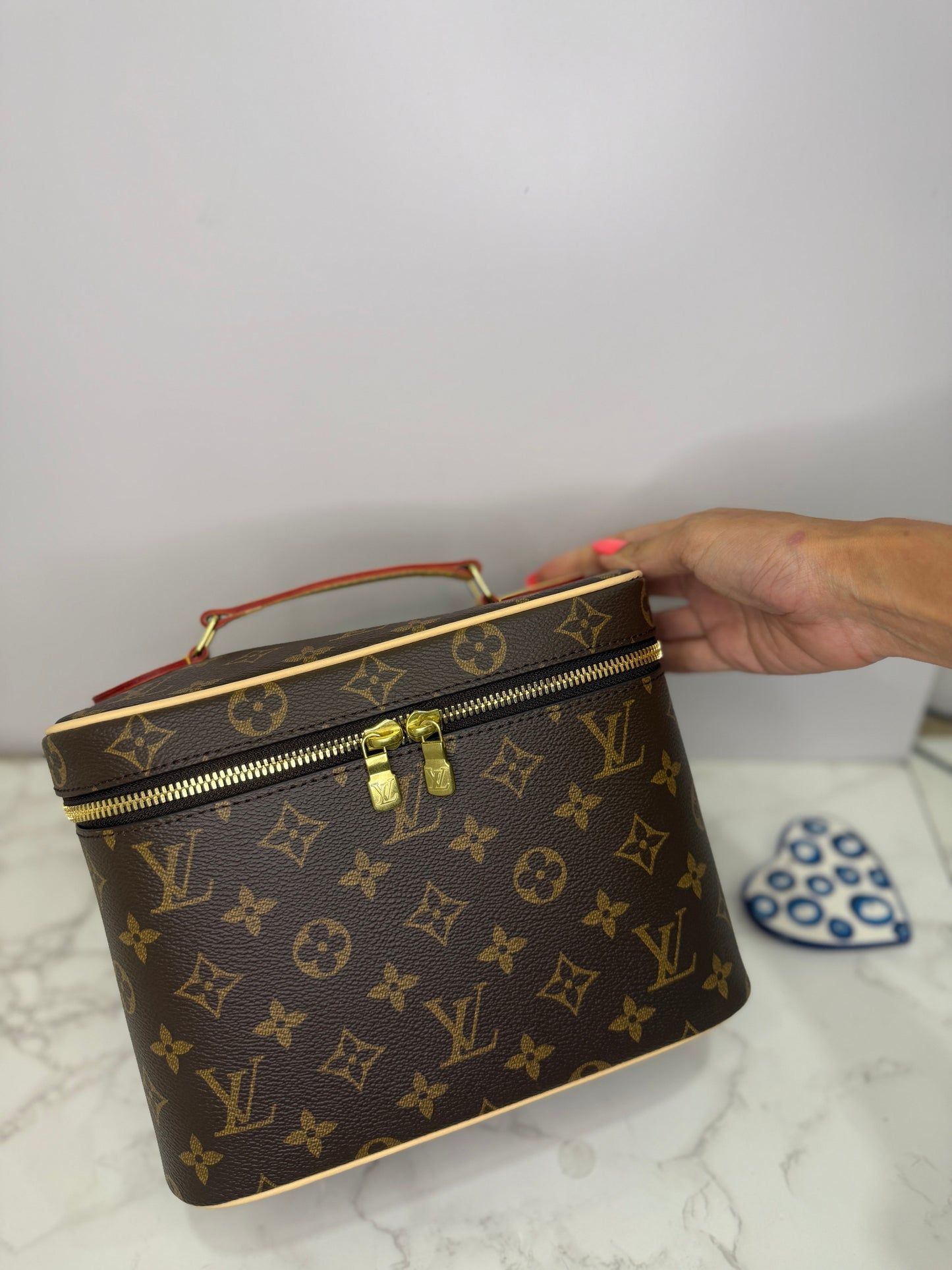 Lv Cosmetic bag