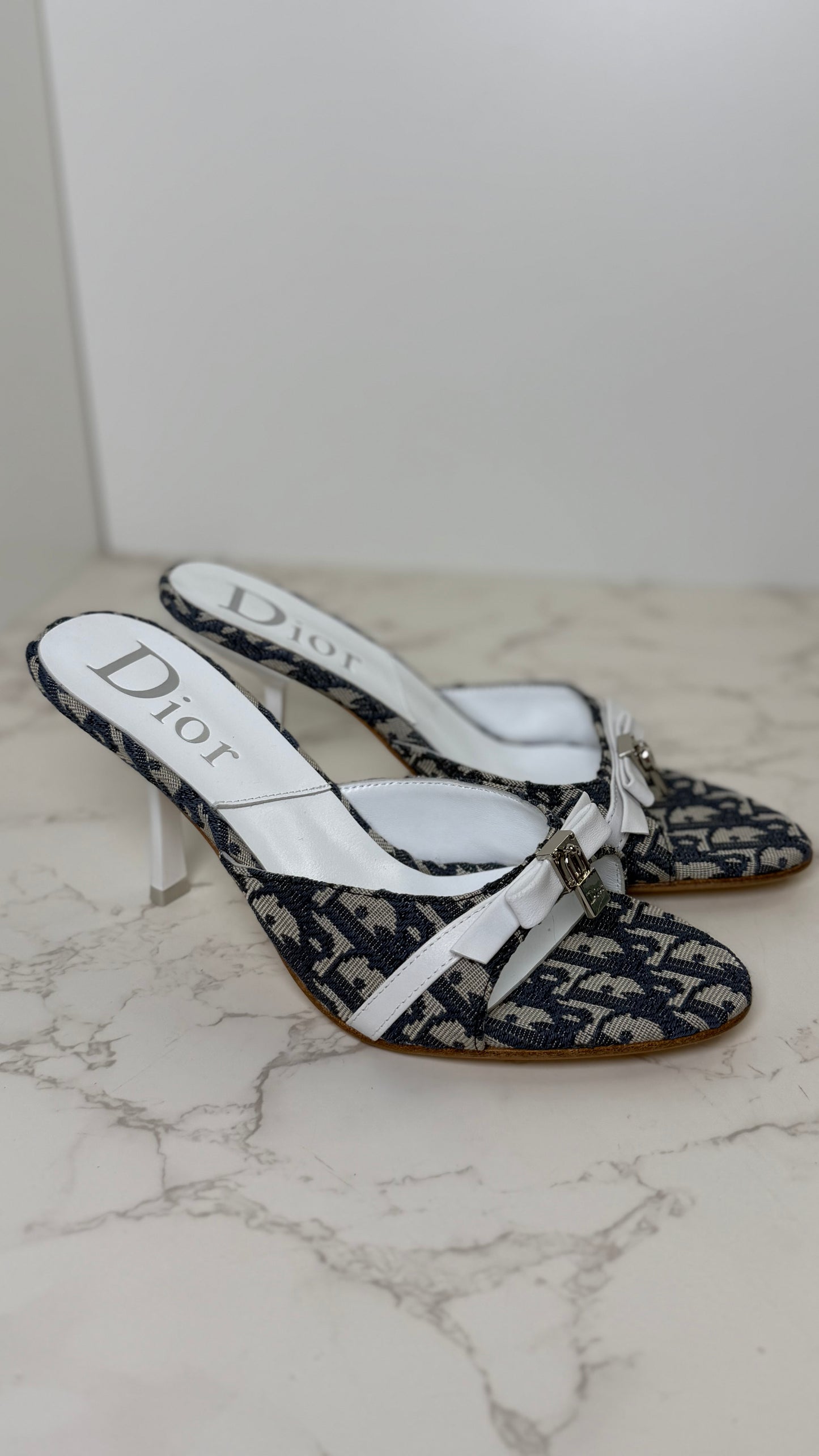 Cd vintage heel (Copy)