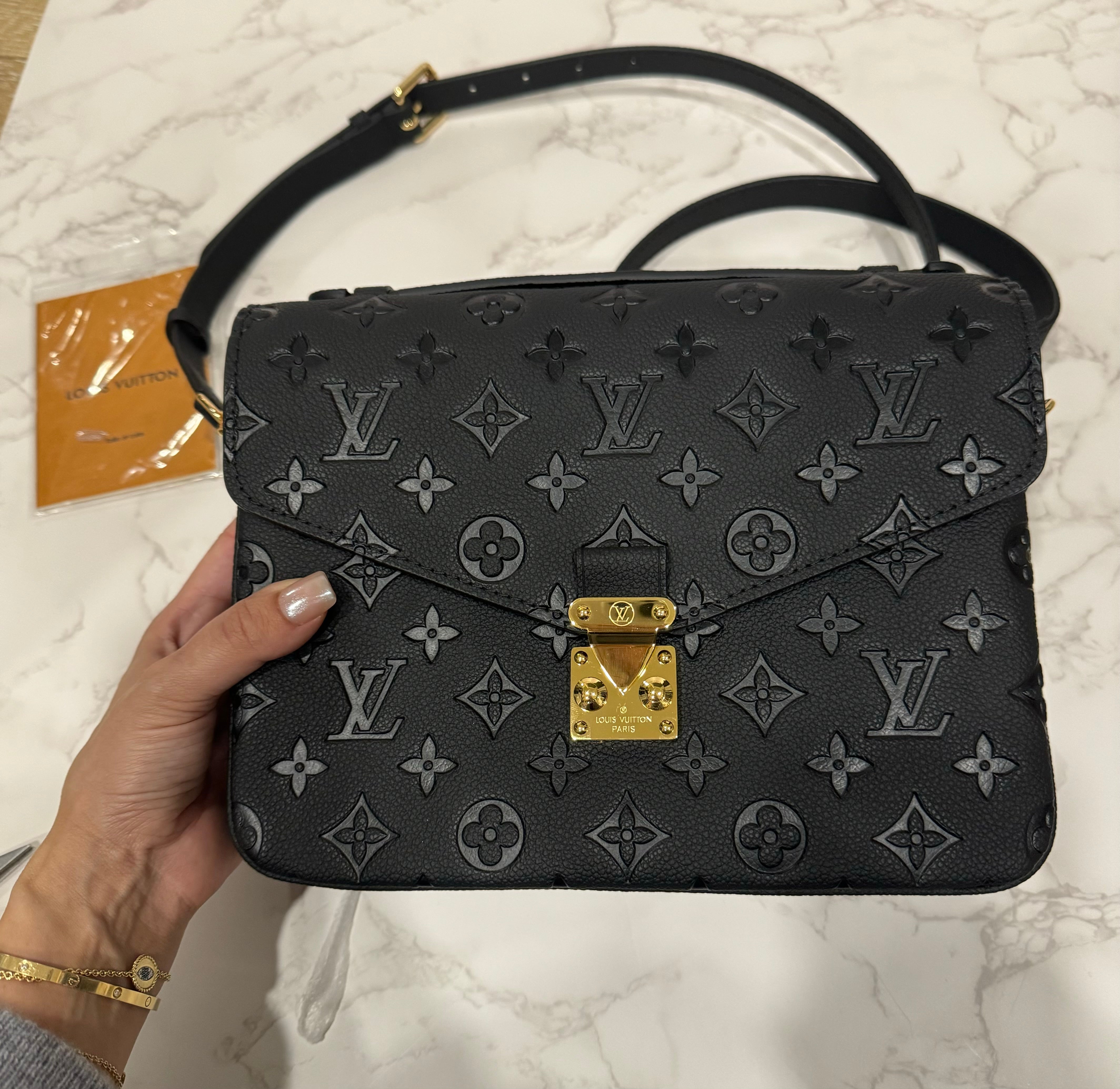 POCHETTE METIS �?? POORLITTLERICHGIRL