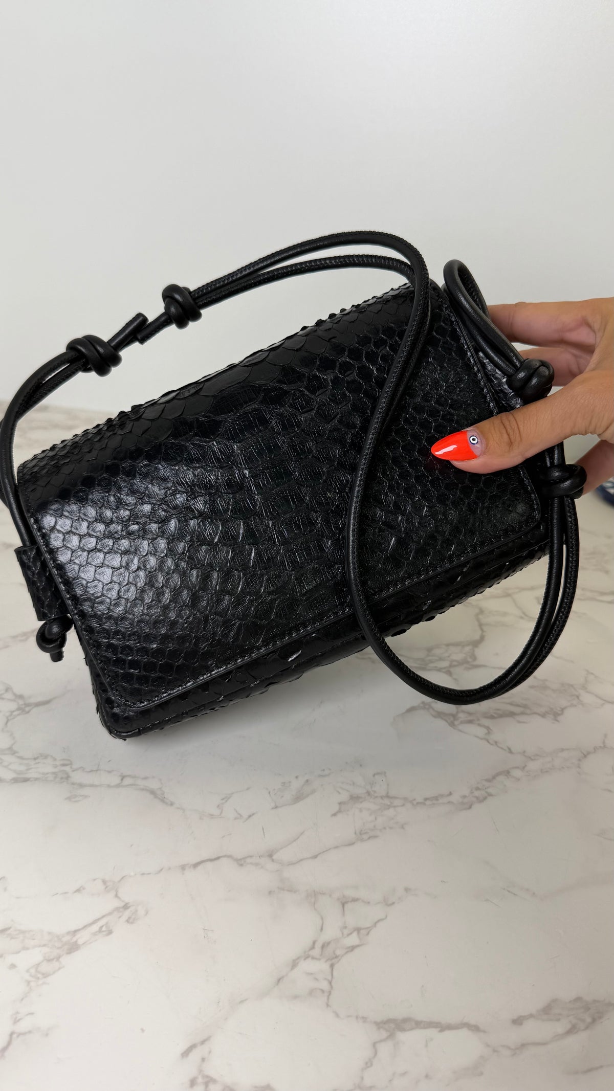 BV snake shoulder (Copy)