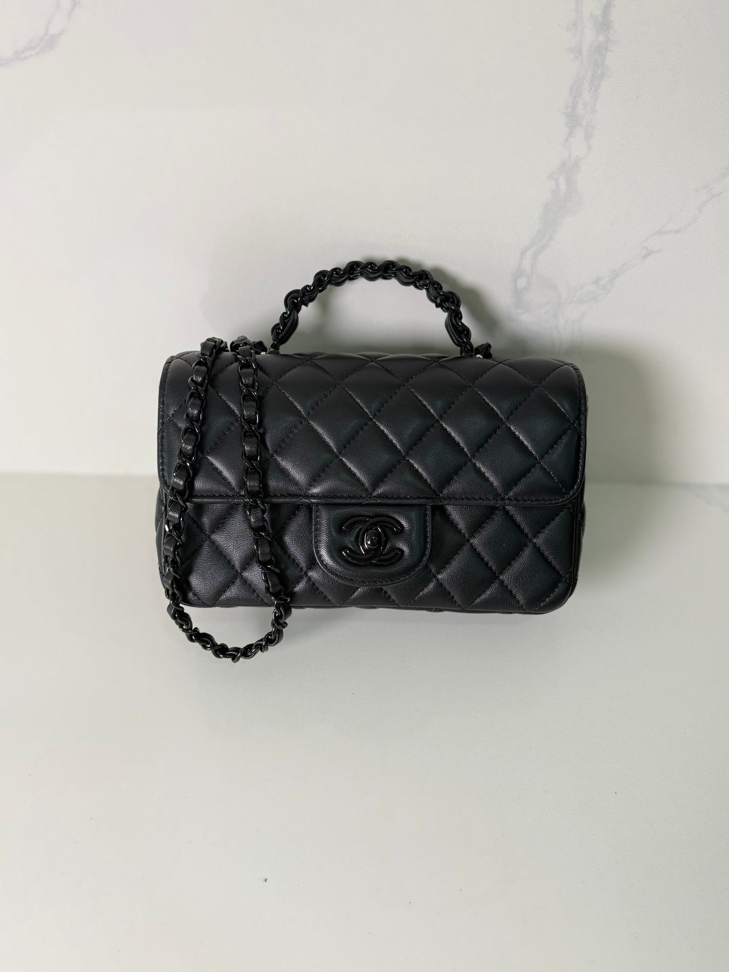 Matte top handle black