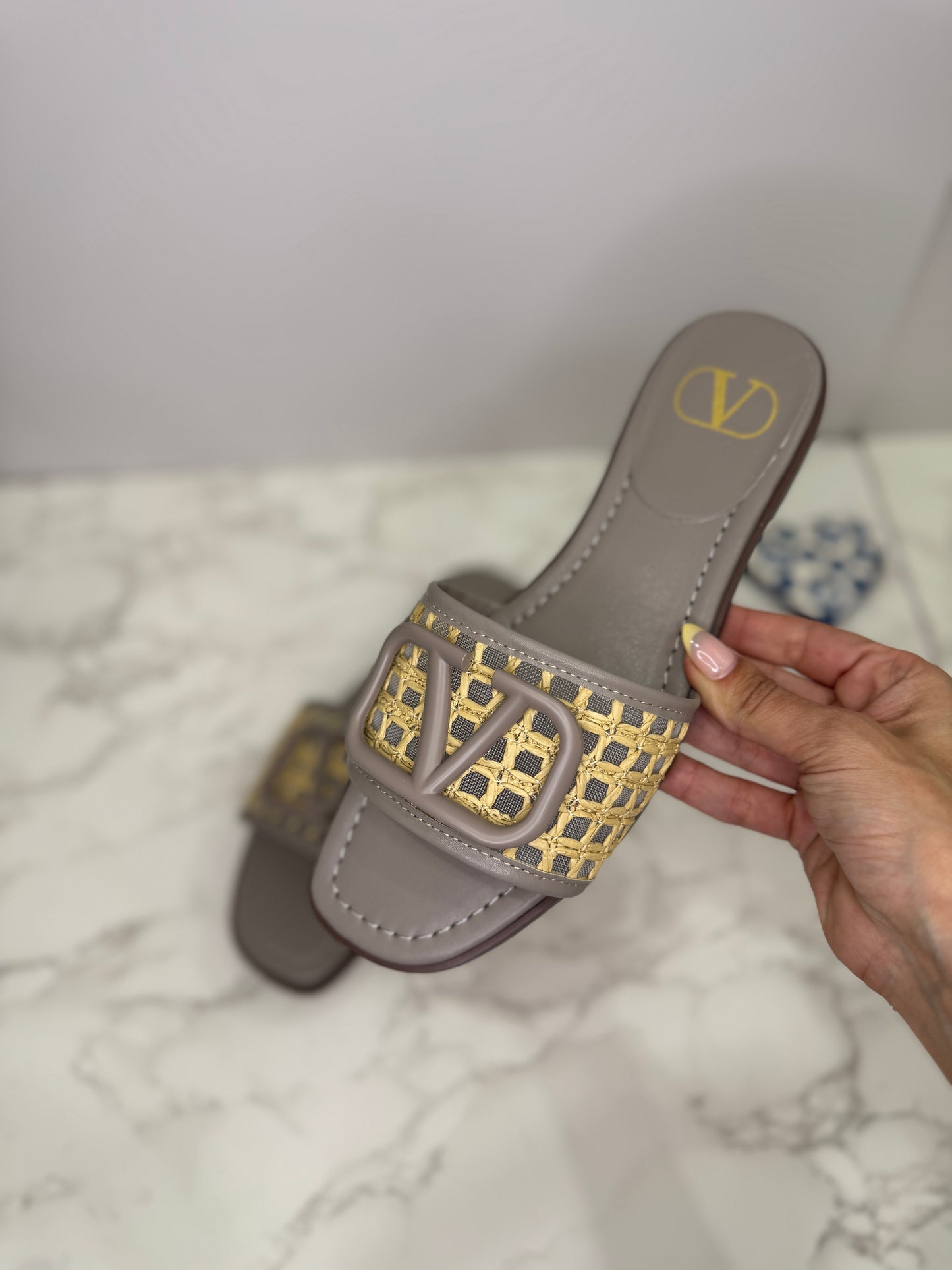 V slides