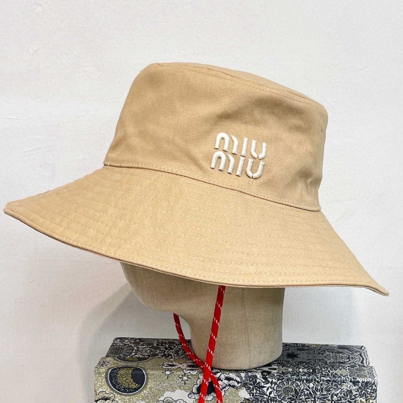 Bucket hat