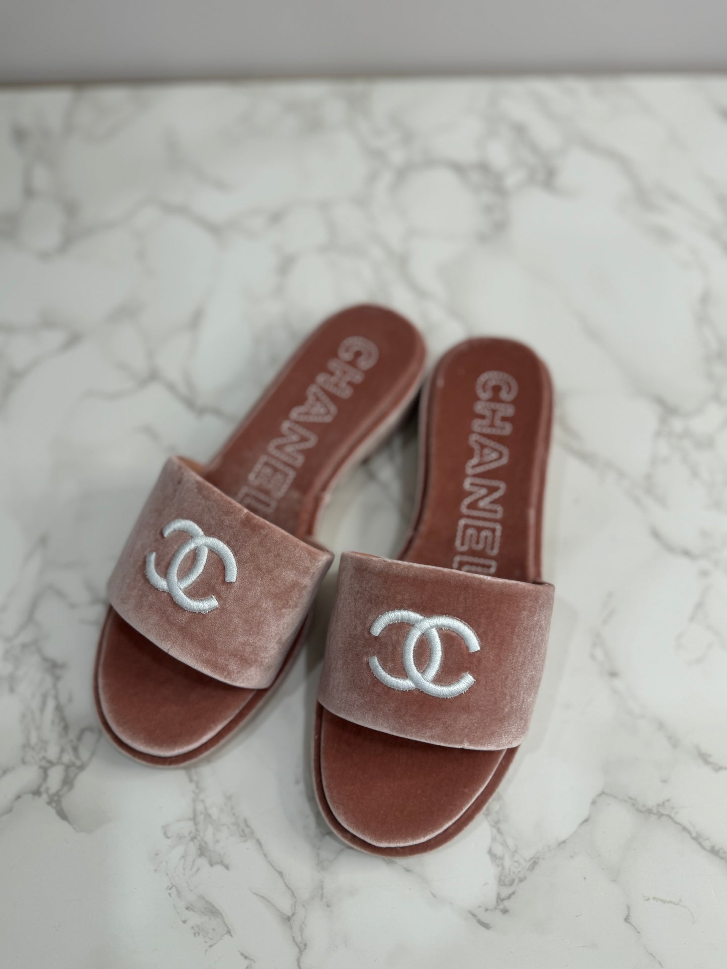 Suede slide