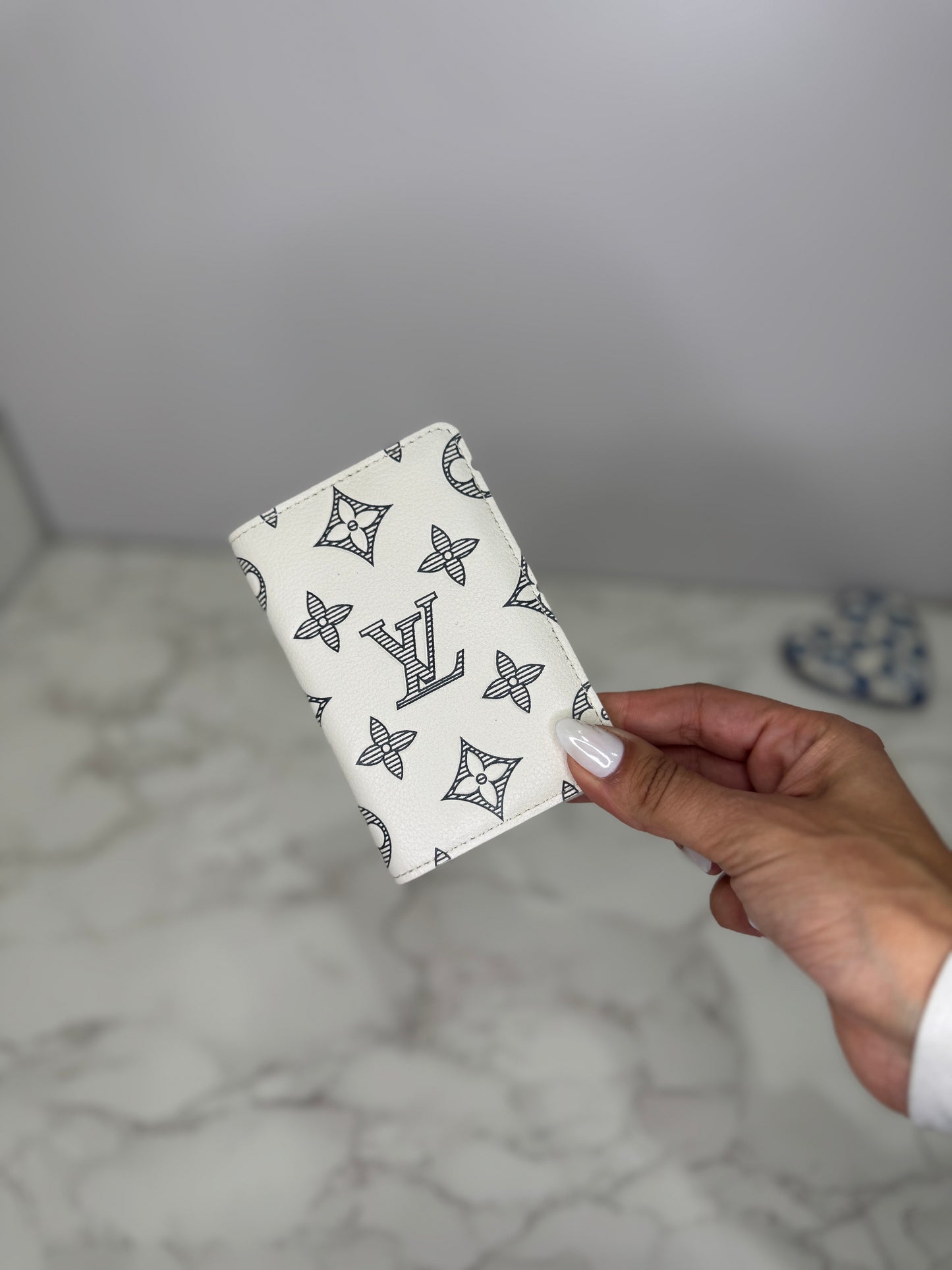 LV bifold