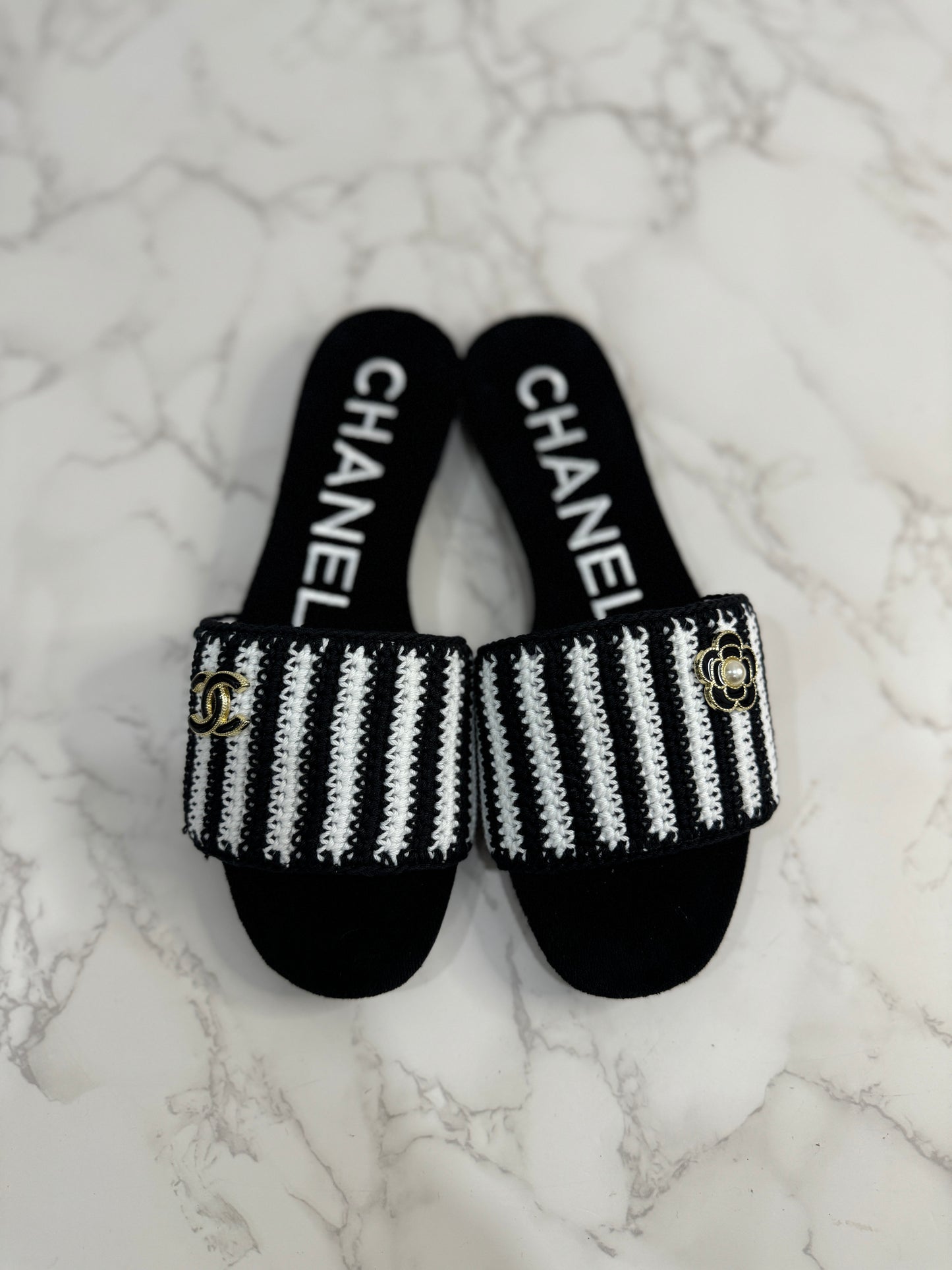 Knit sandals