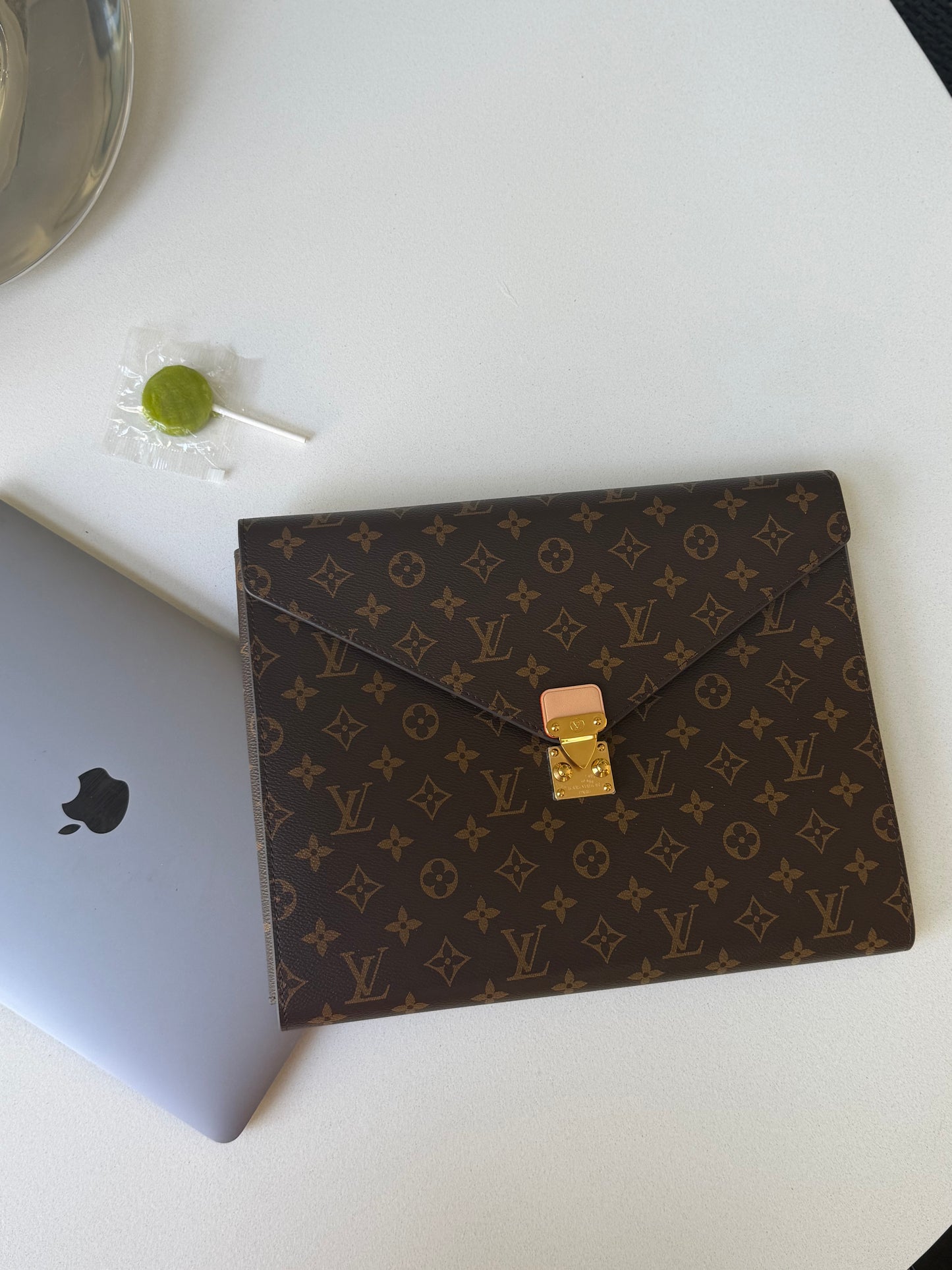 Lv computer case