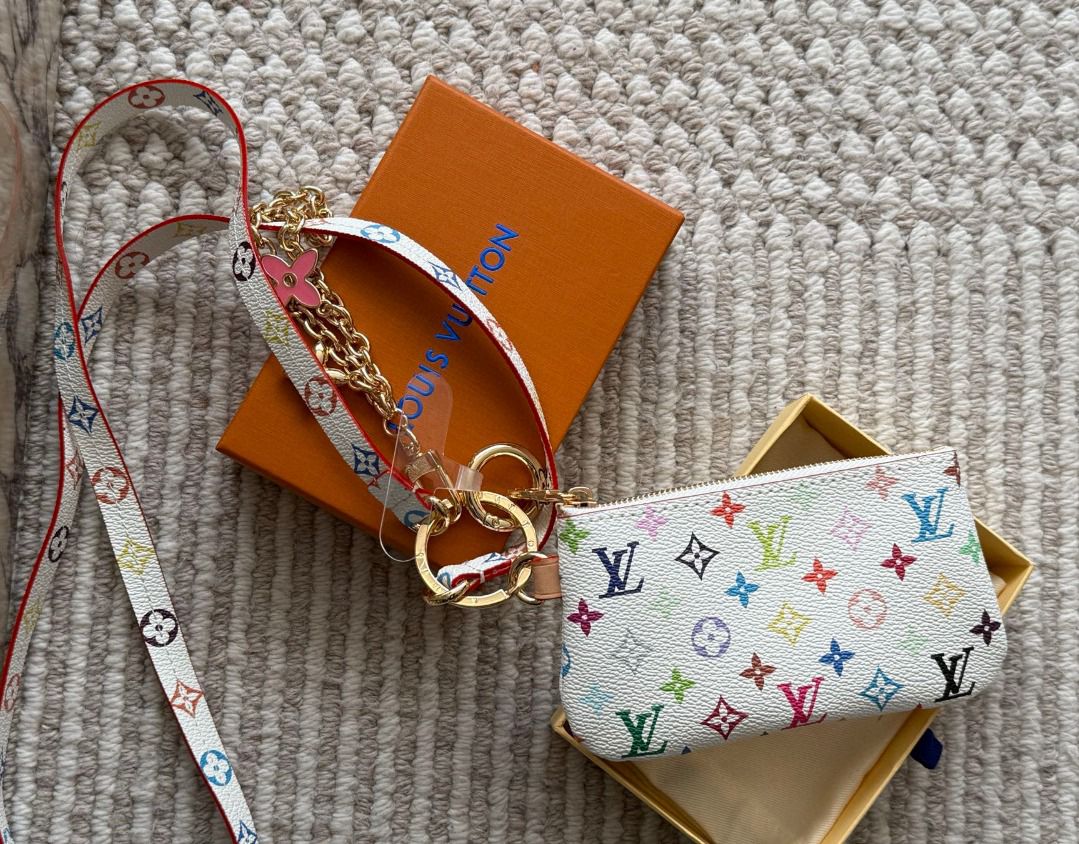Murakami keychain pouch