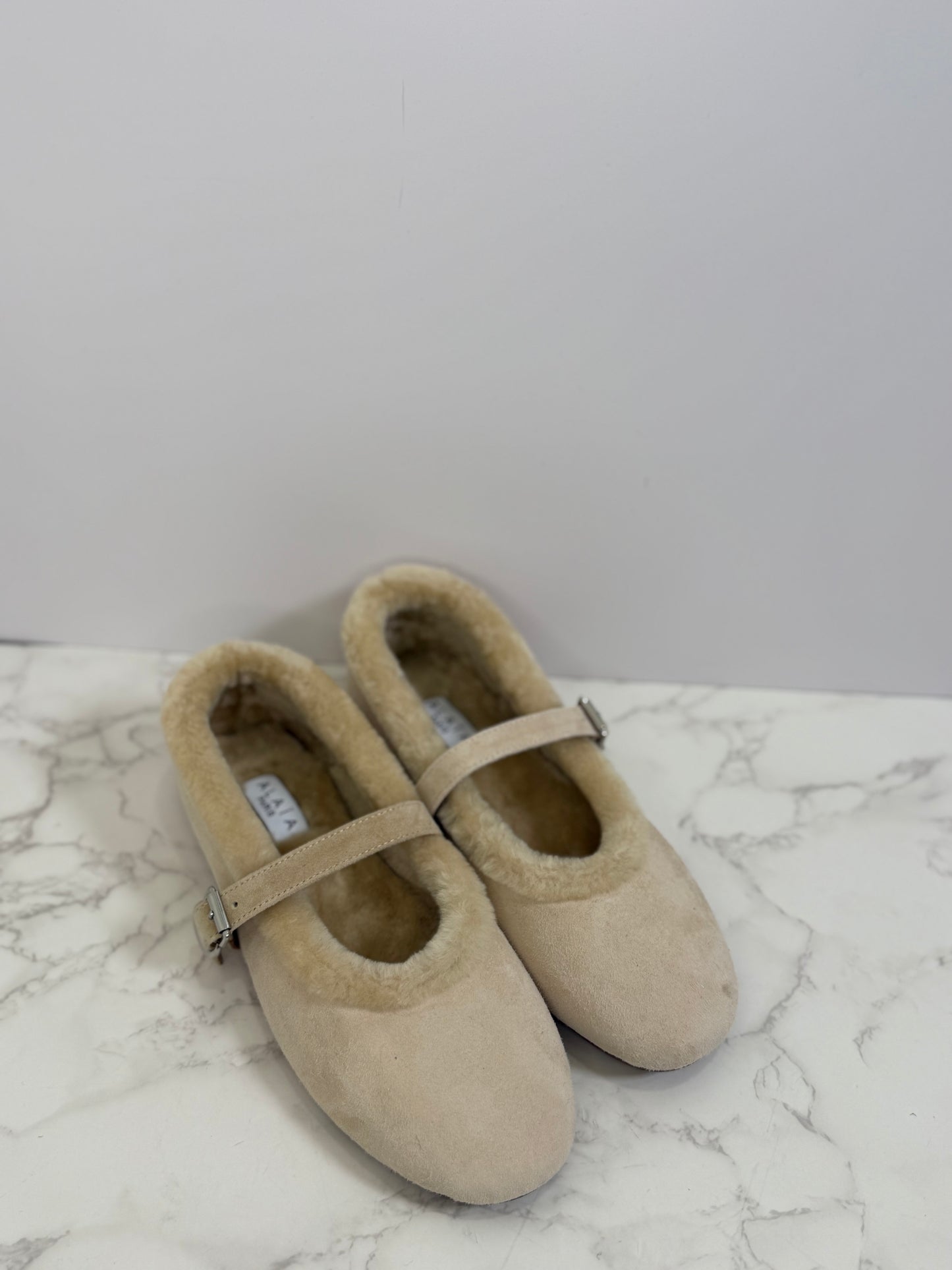 AlAIA Sherpa flats