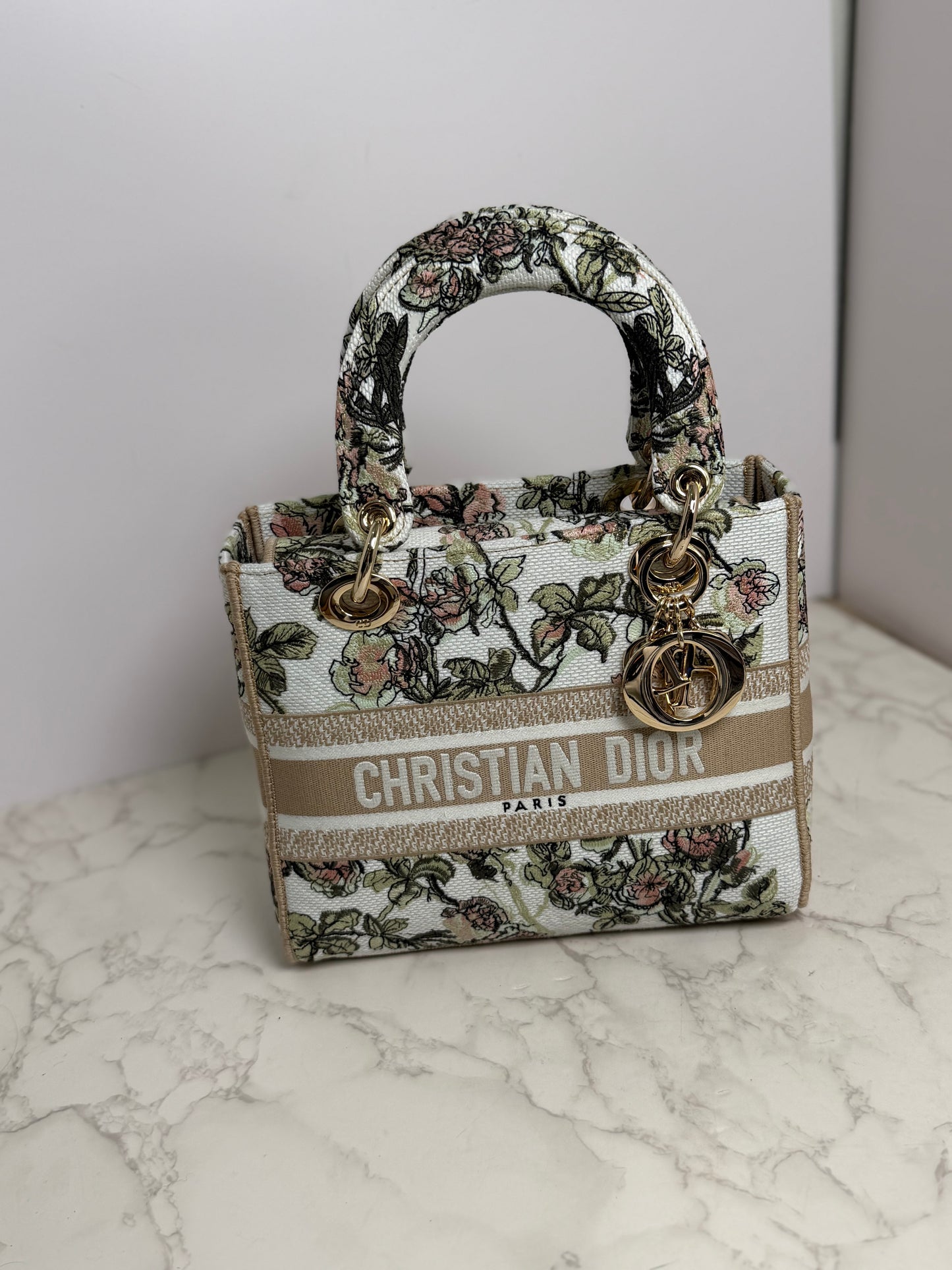 Cd embroidered top handle