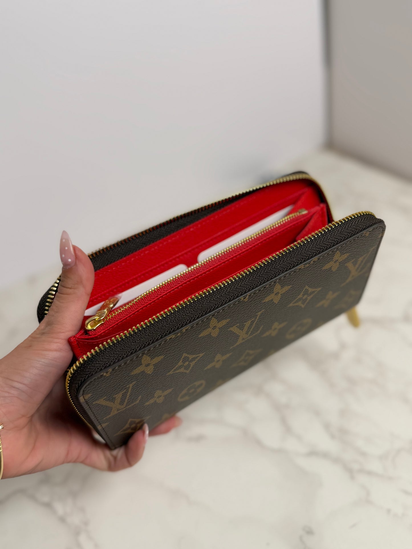 LV WALLET