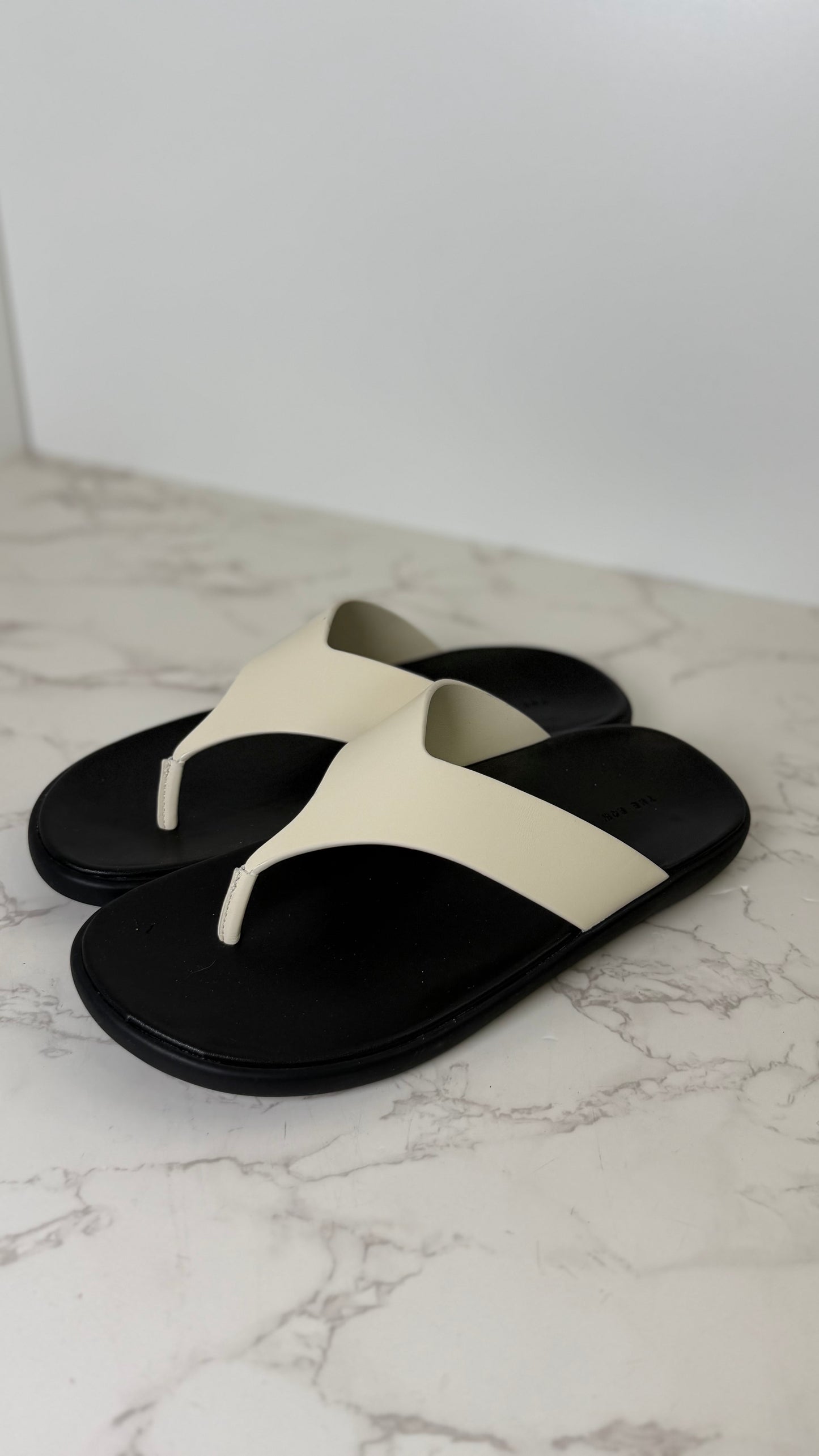 Row flip flop