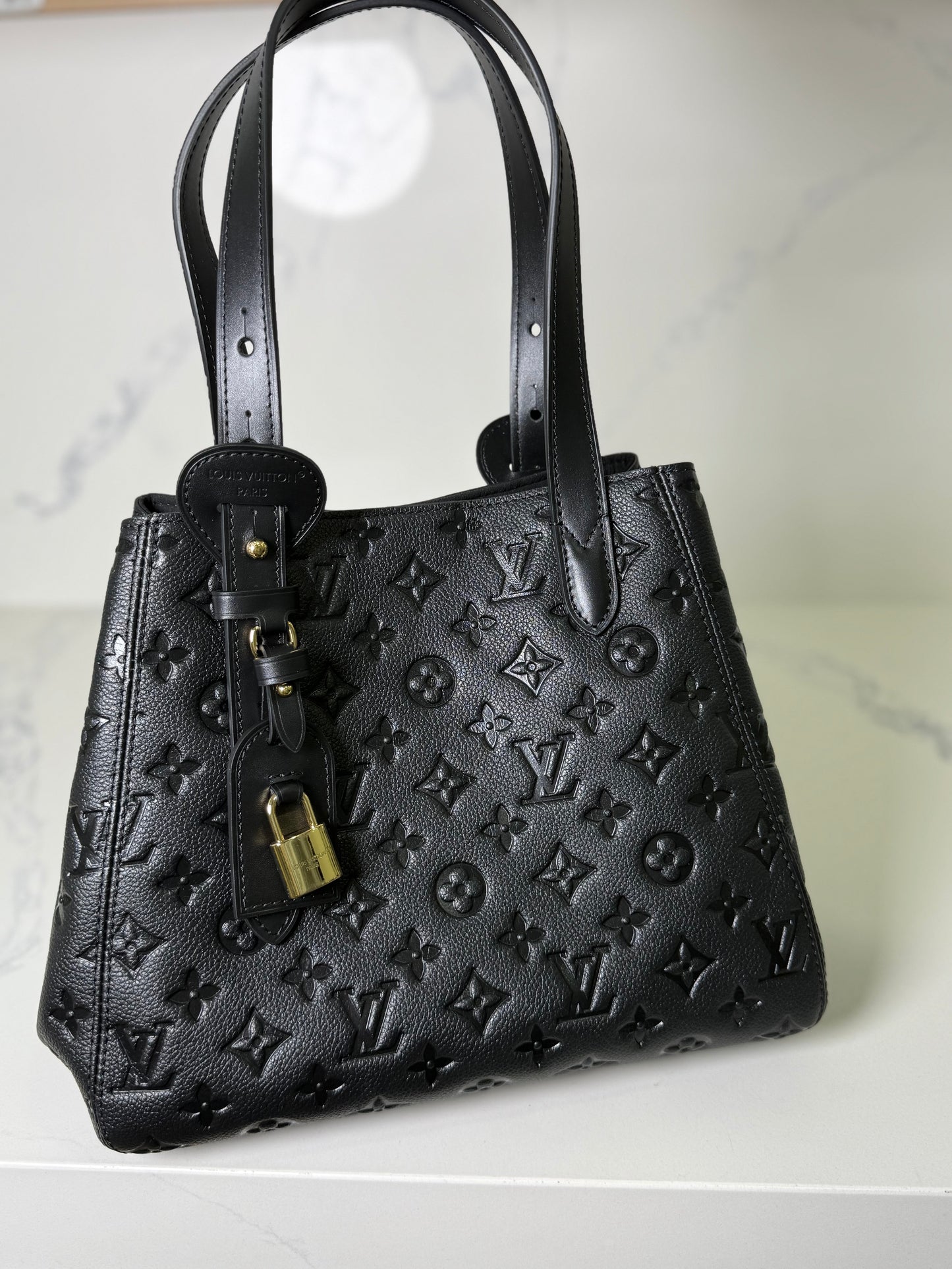 Lv tote