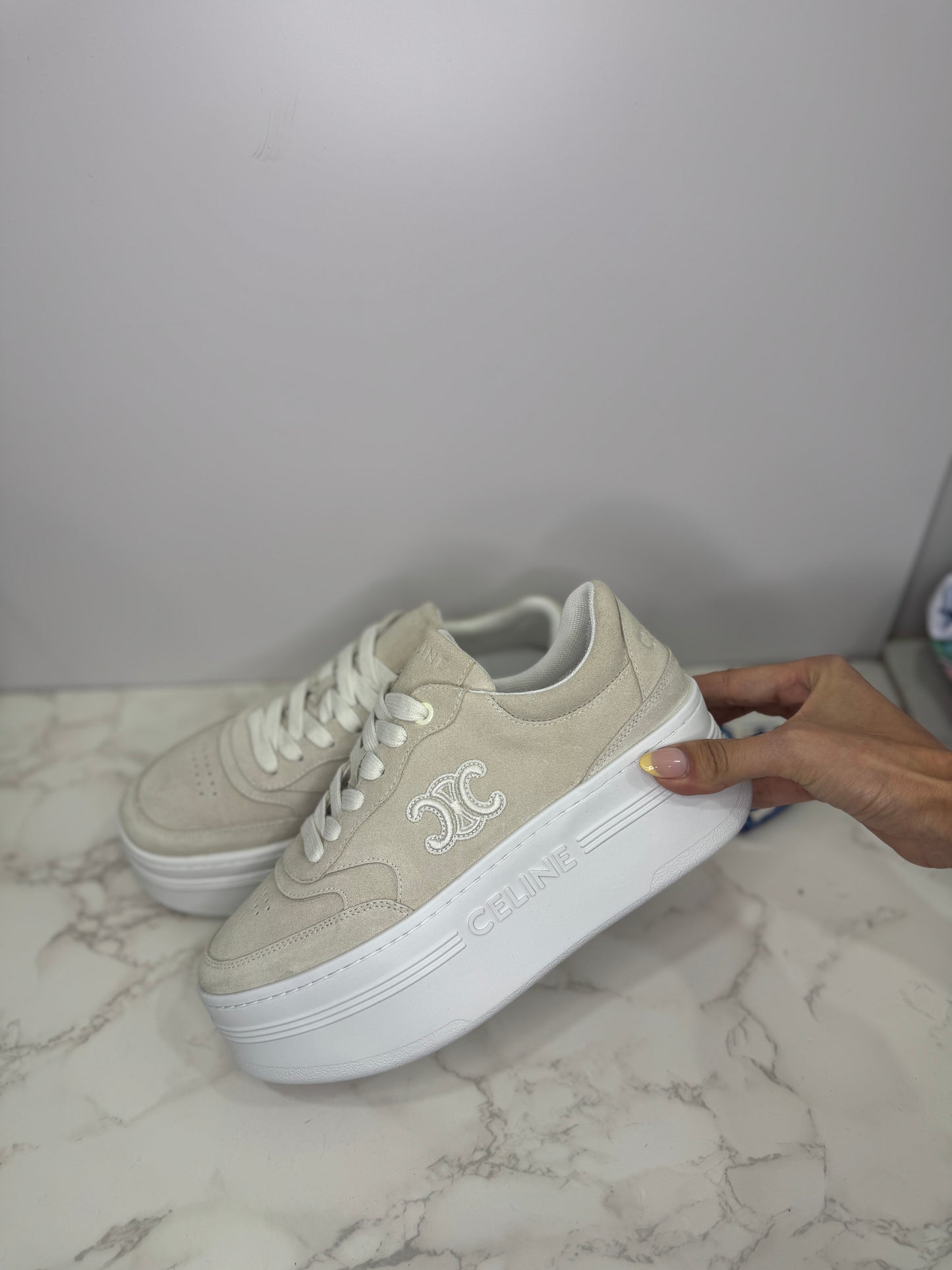 Platform sneaker