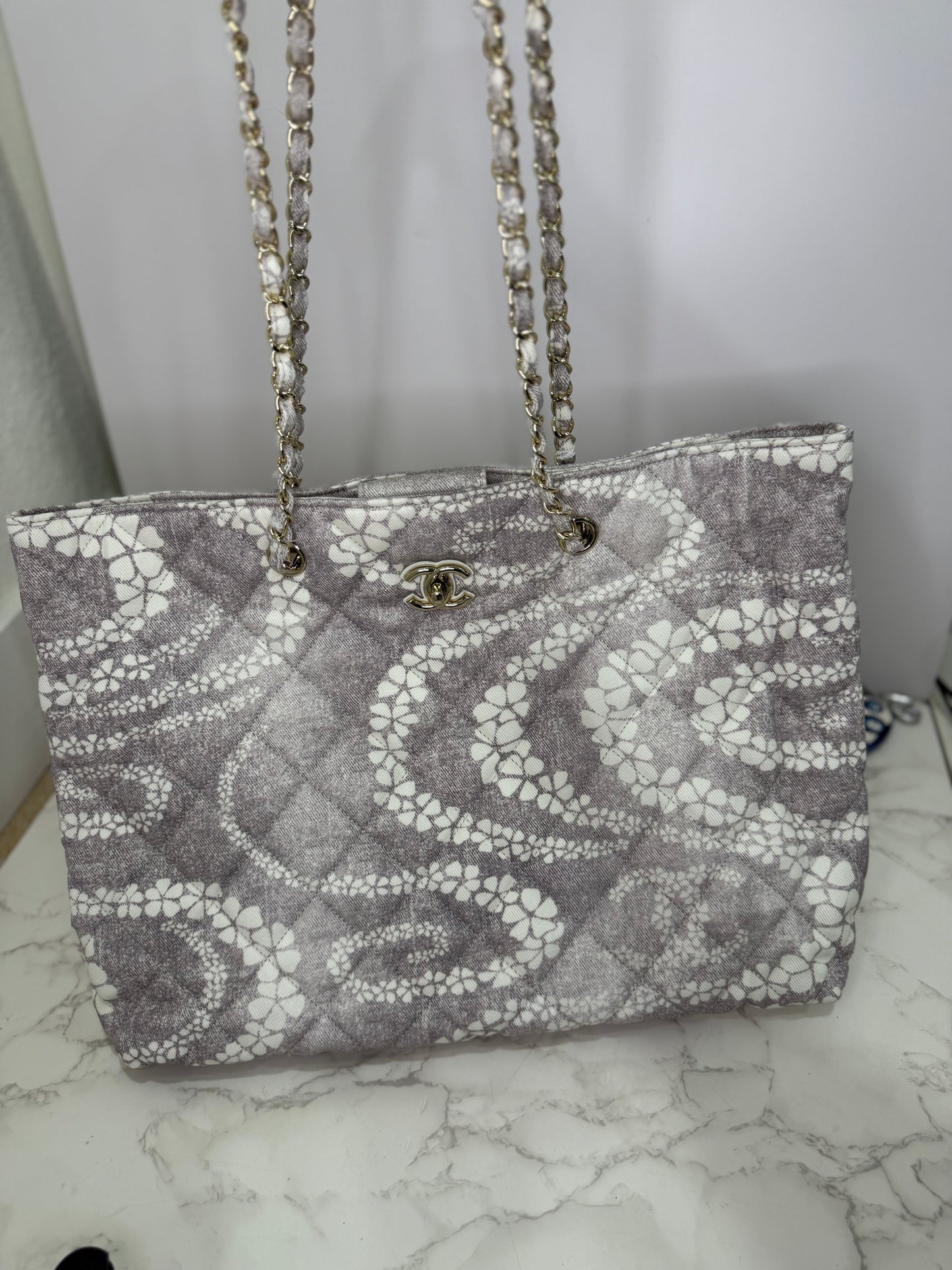 Quilted Chanel shoulder bag