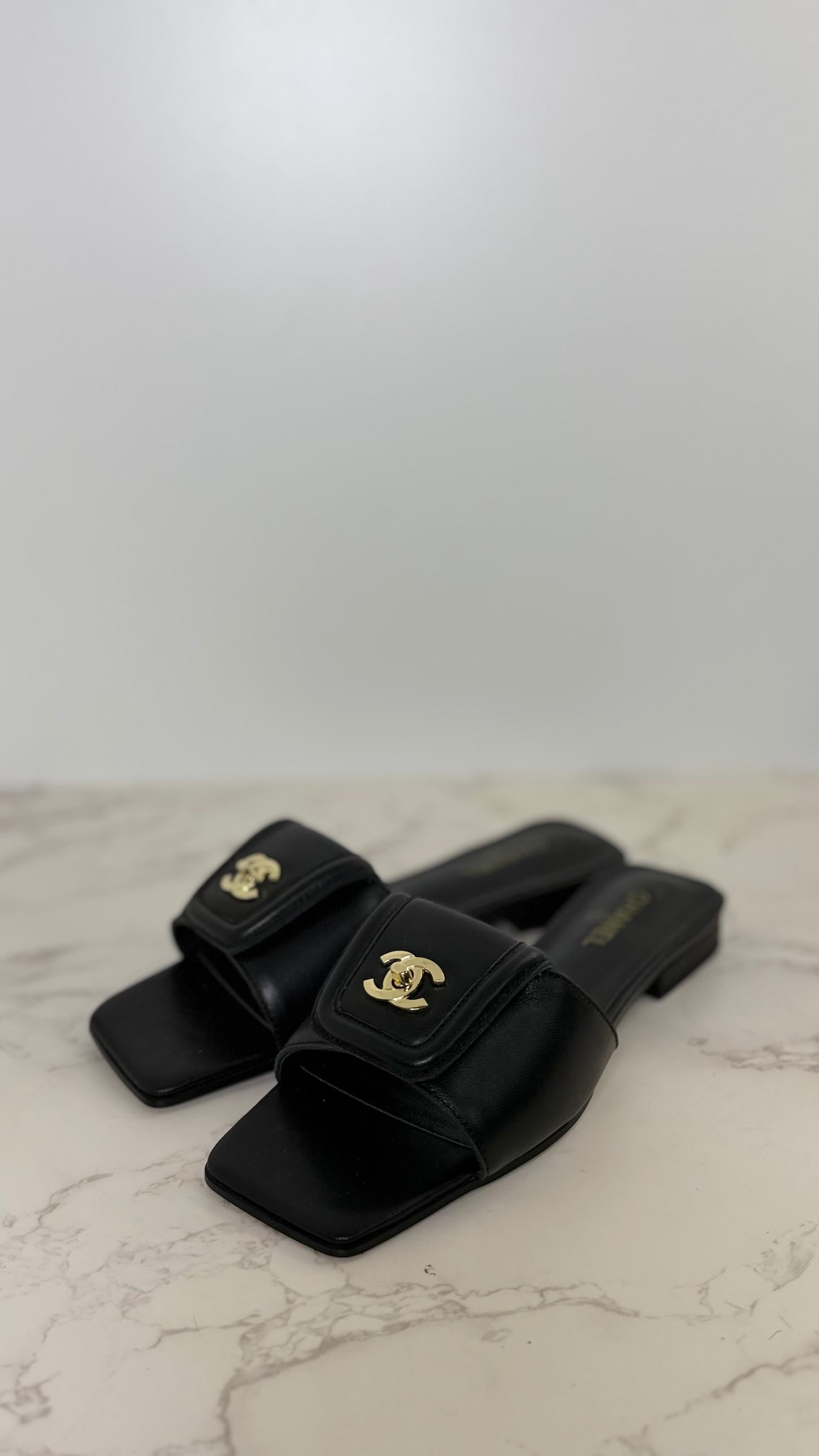 Cc lock sandal