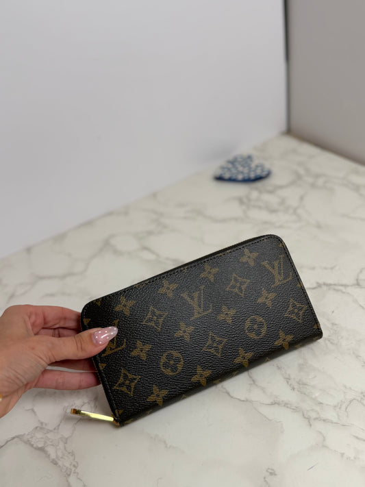 LV WALLET