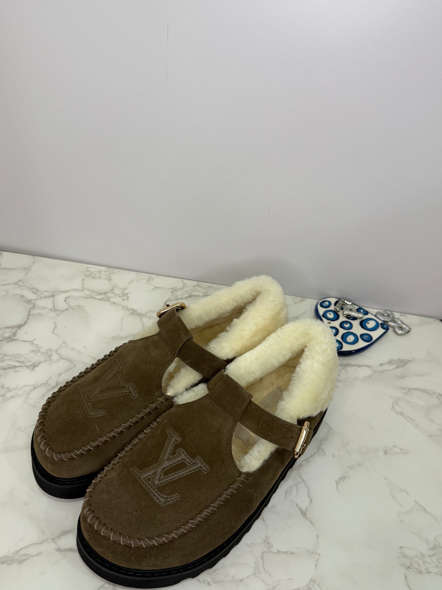 Lv moccasins