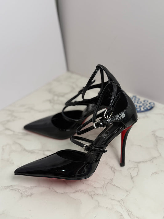 Cl patent strap heel