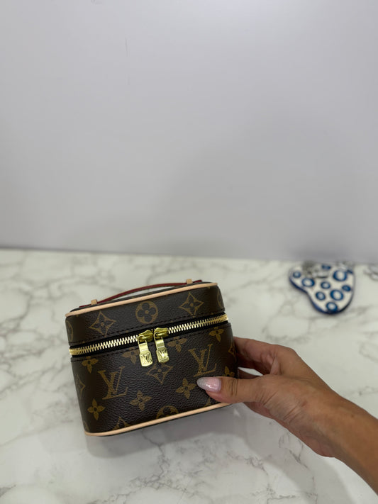 Mini Lv cosmetic