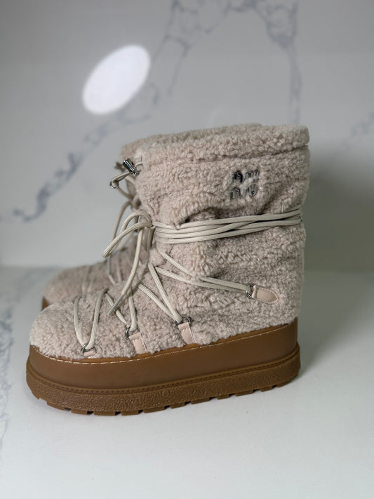 Mm moon boots