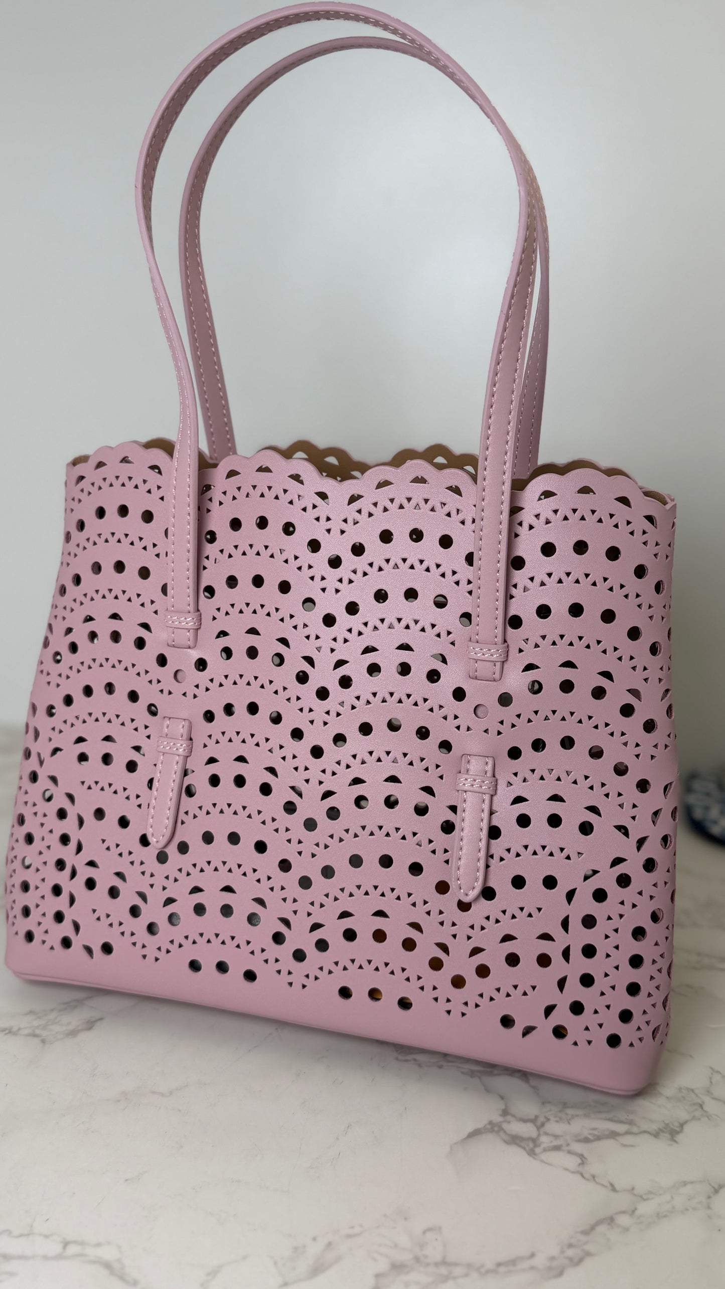 AlAIA shoulder