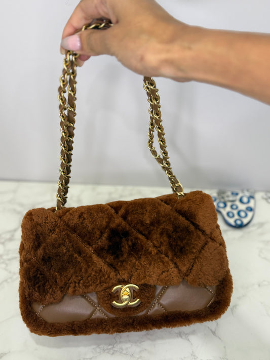 Cc fur flap