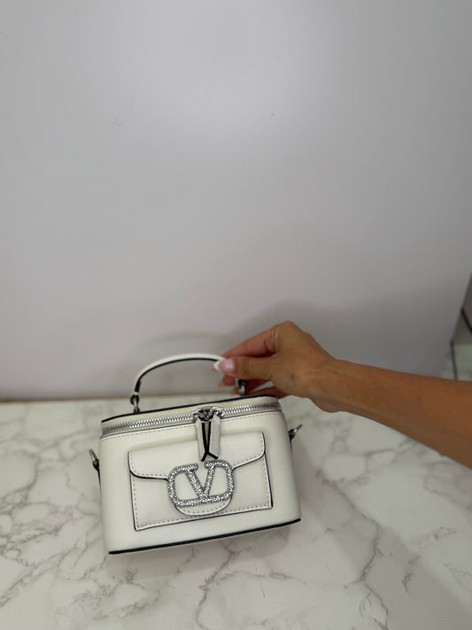 V mini vanity