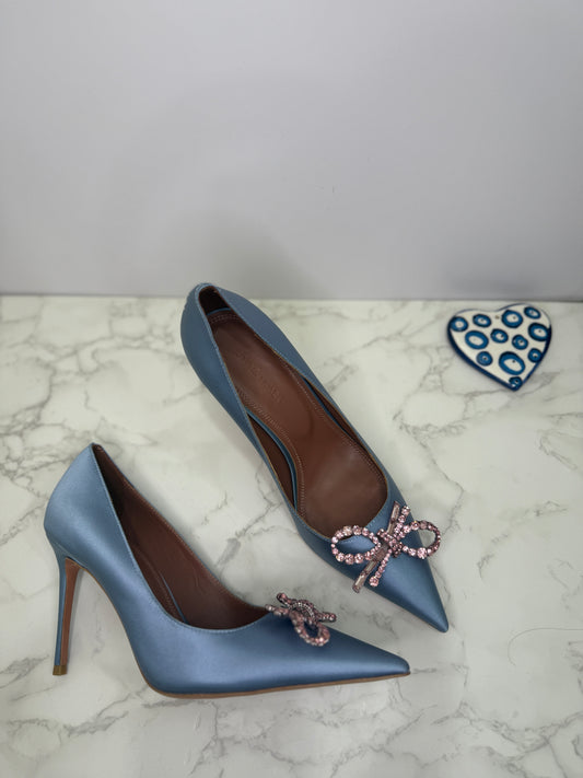 AM heels bow