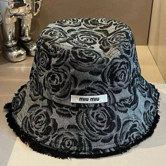 Bucket hat