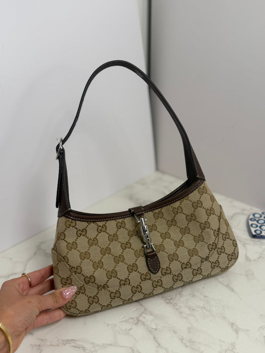 Gg demna shoulder