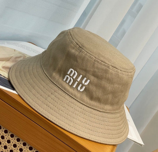 Bucket hat