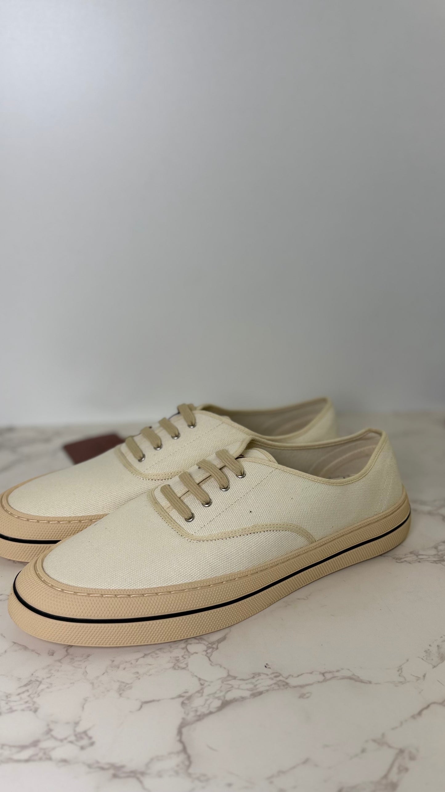 LP men's sneaker