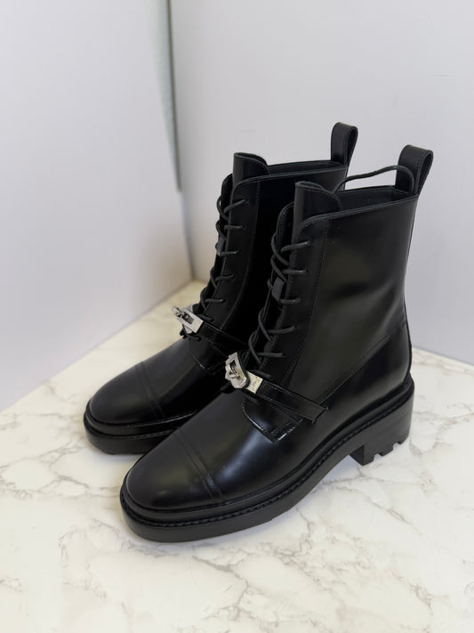 H combat boot