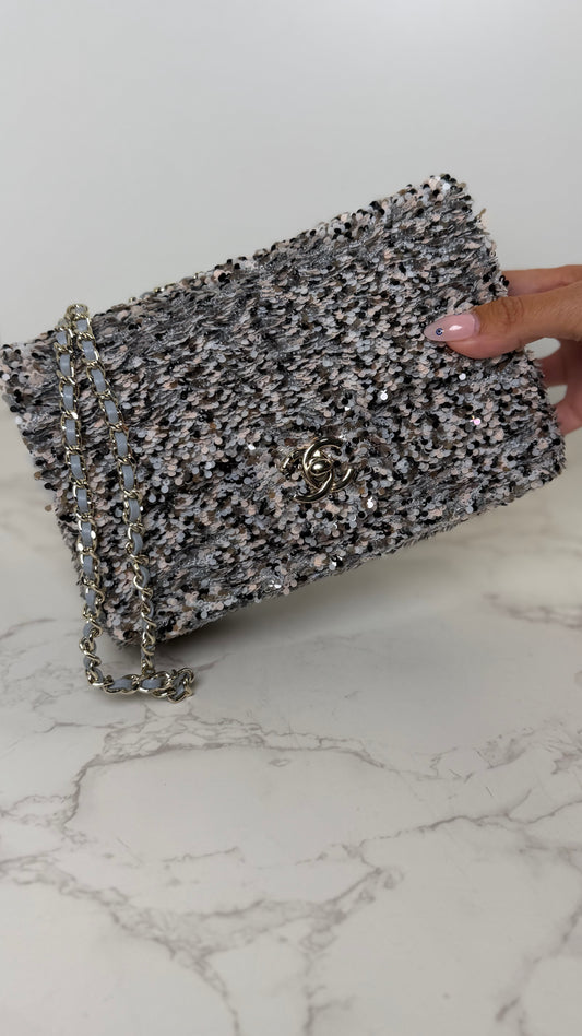 Cc sequin flap