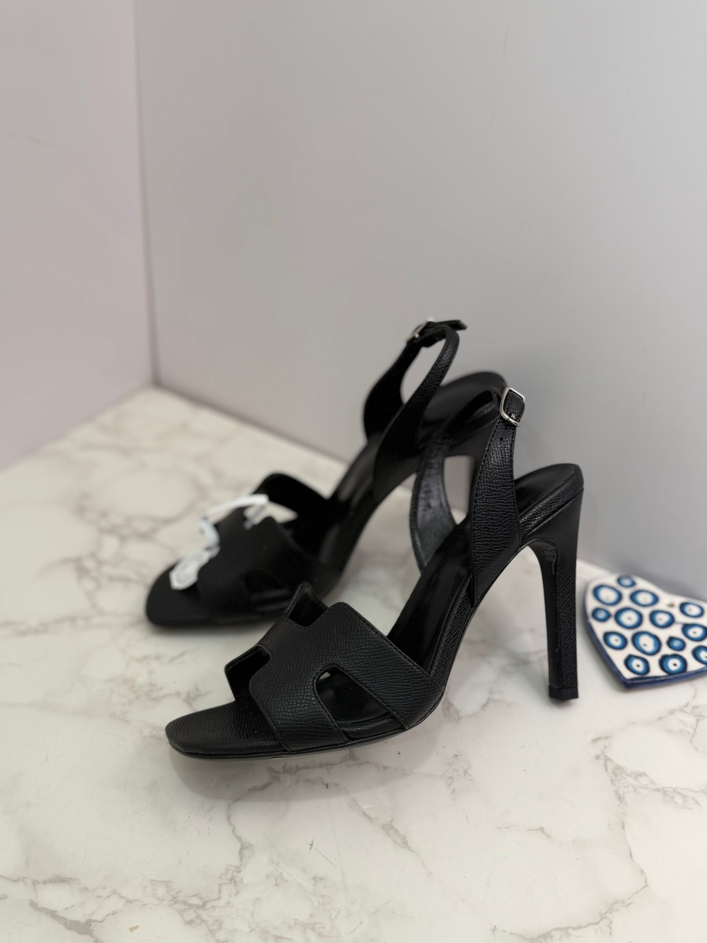 H sandal heels