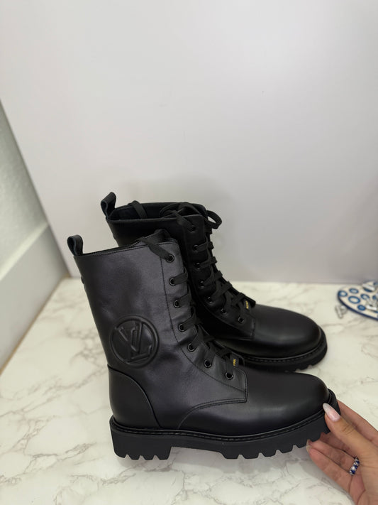 Lv combat boots