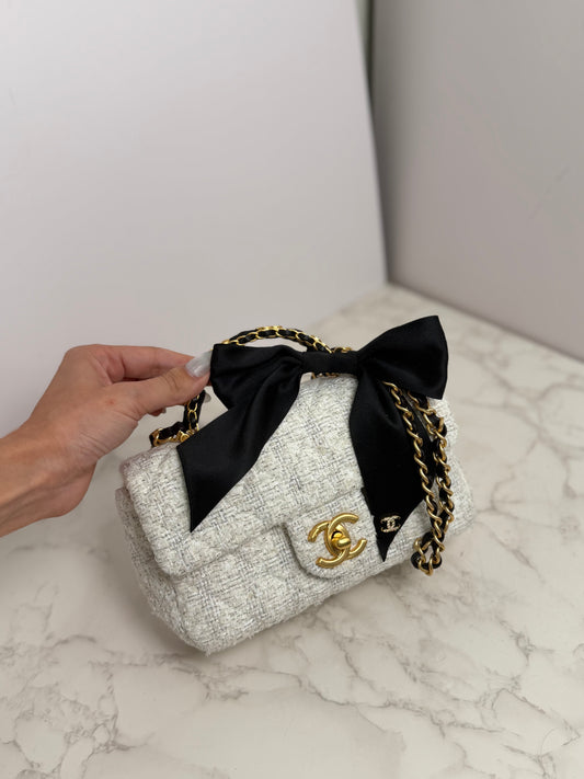 Cc tweed bow mini flap