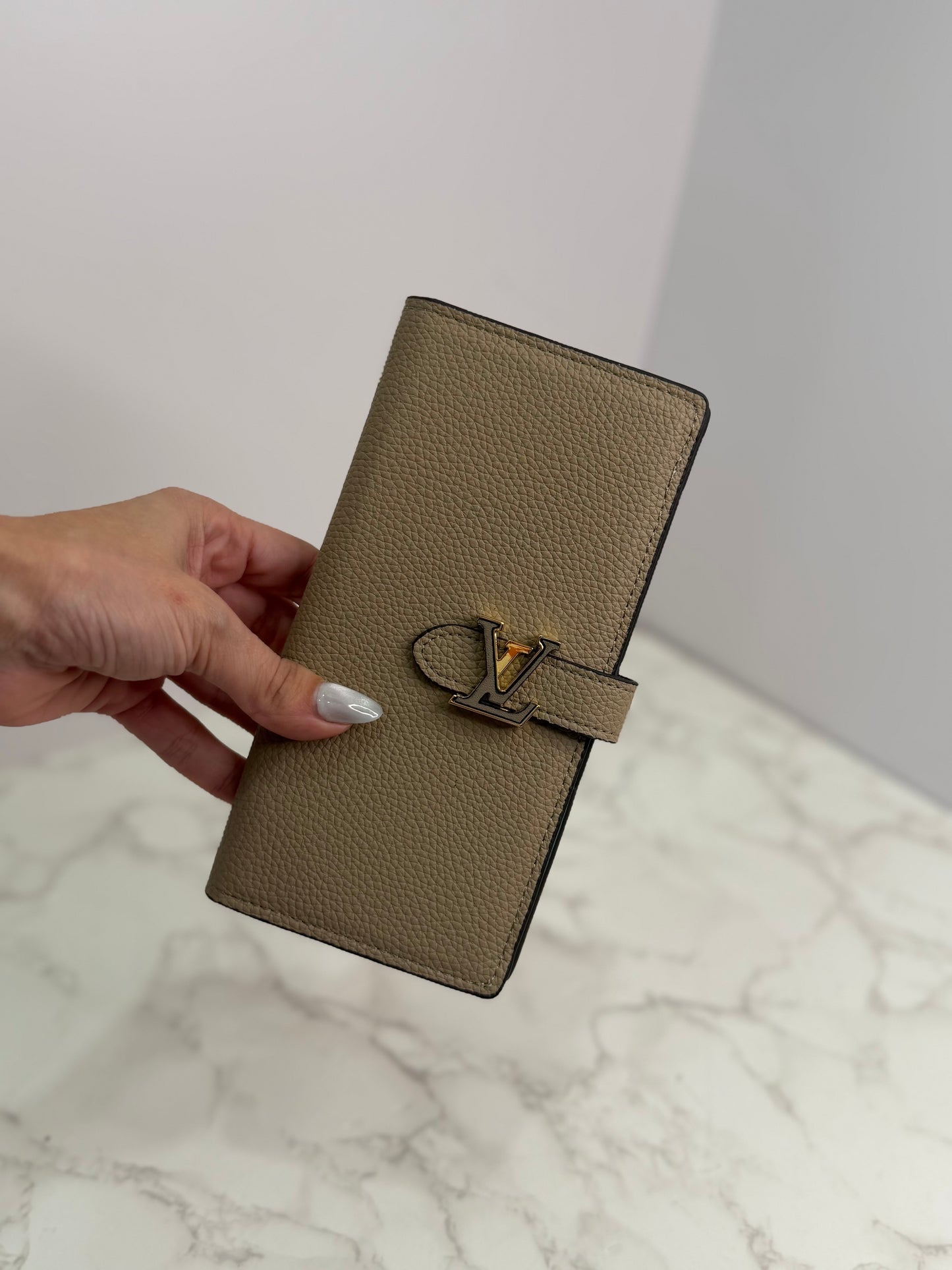 Lv wallet