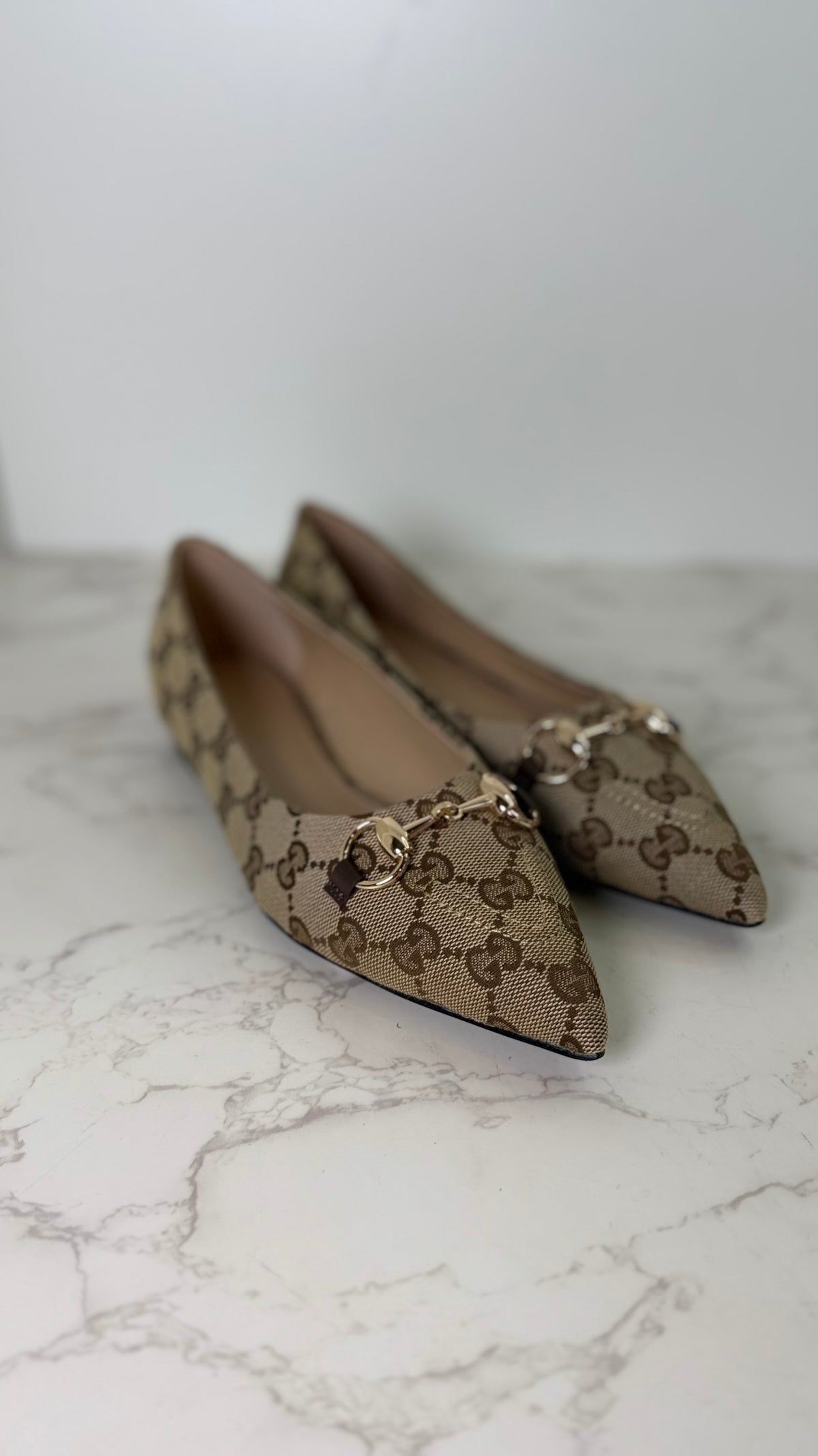 GG pointed toe flat 3)
