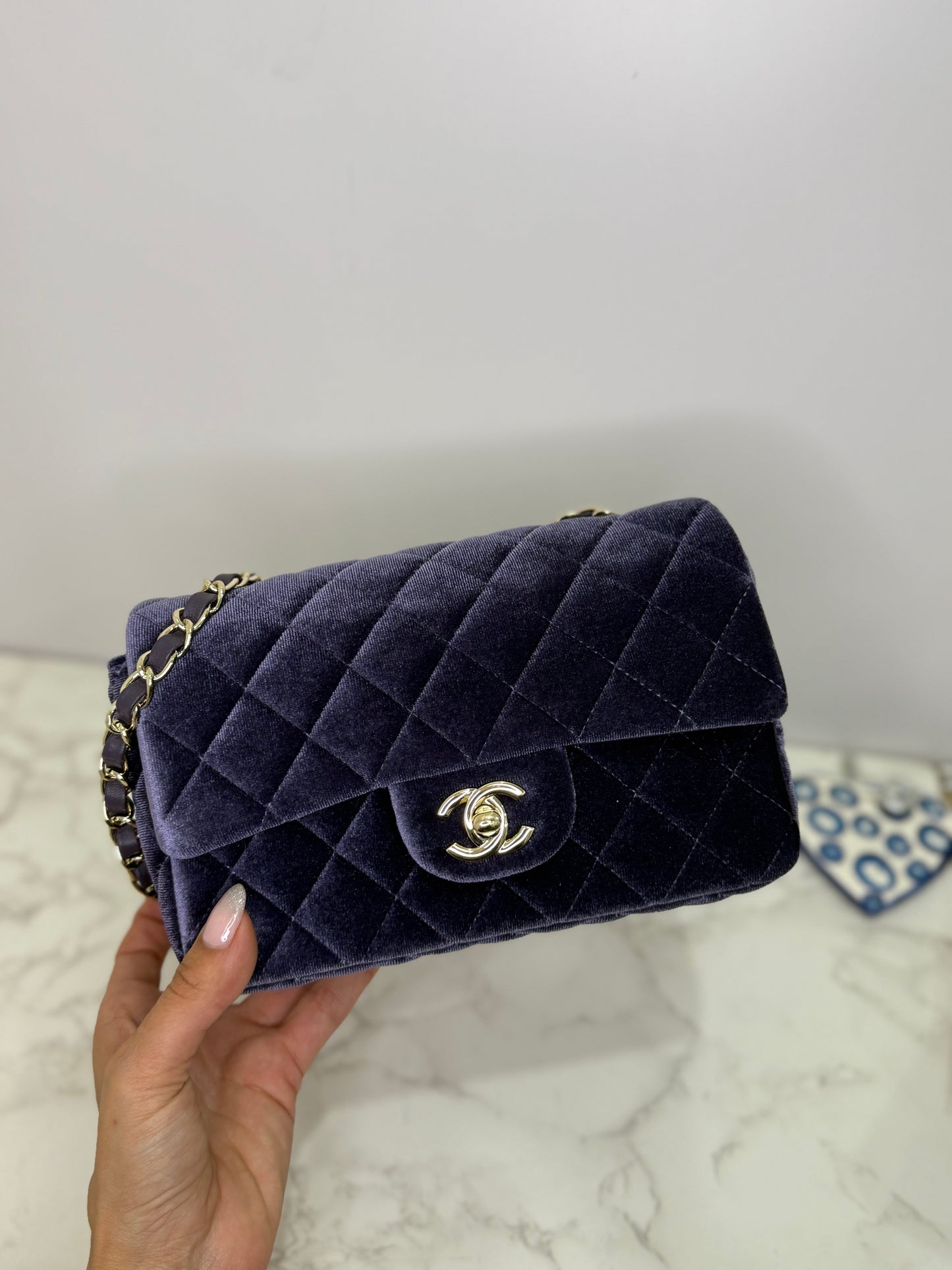 Velour cc flap