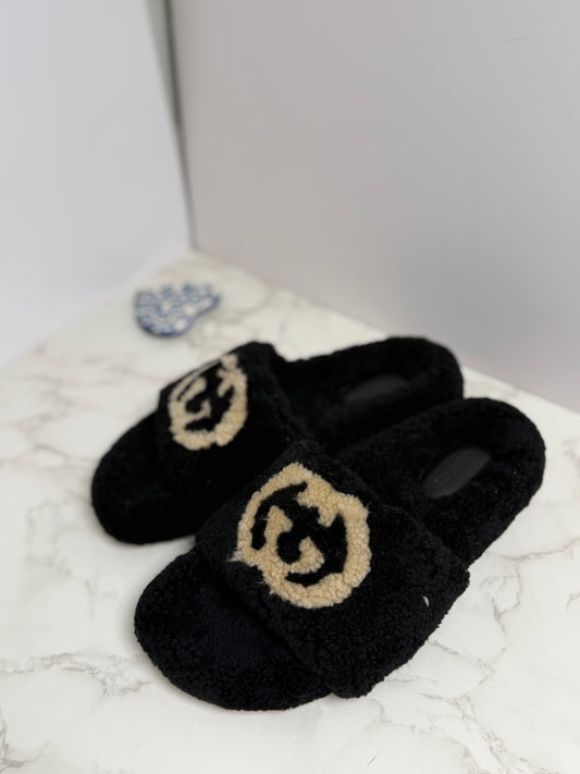 Gg slipper