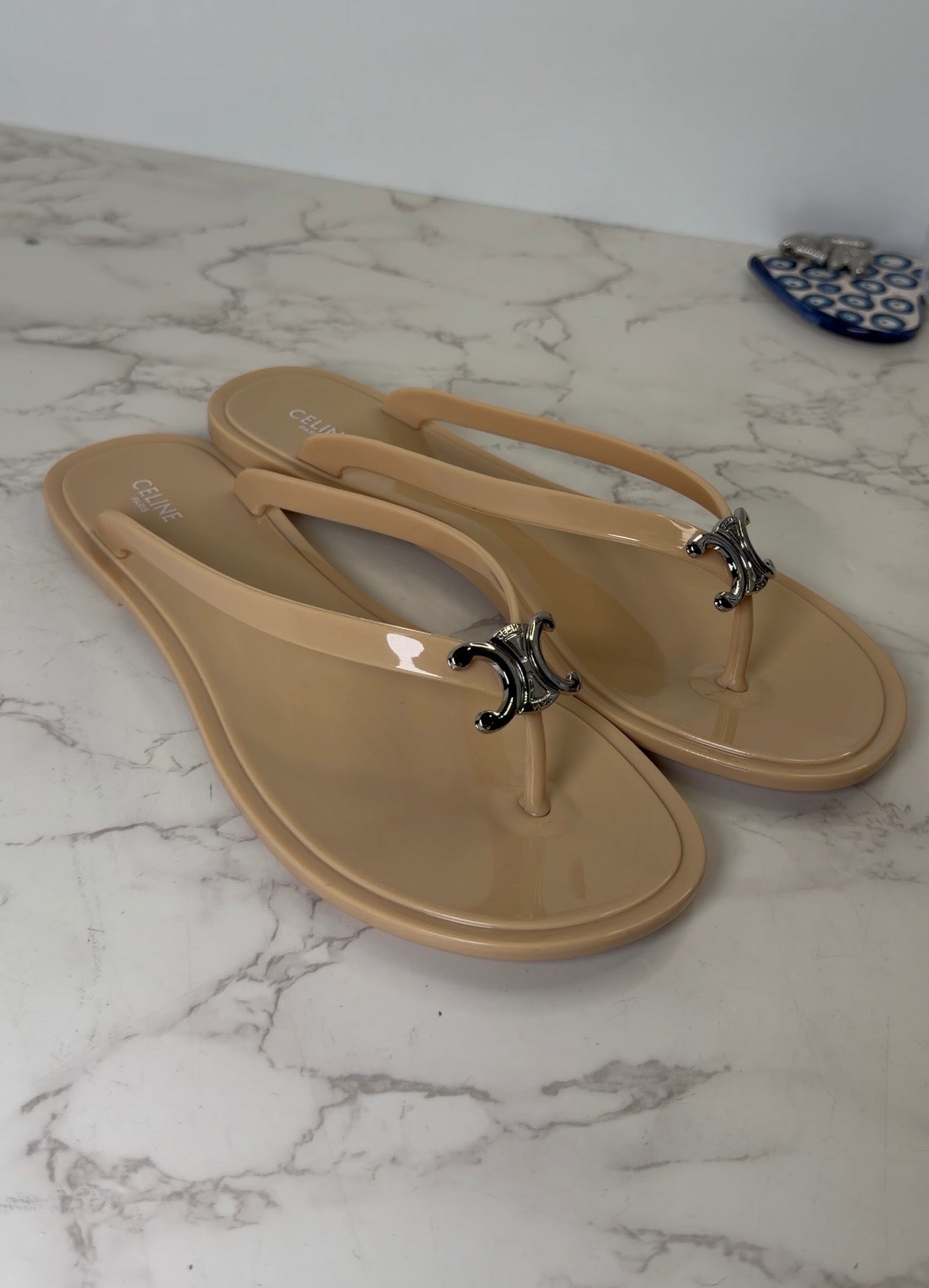 Celine jelly flip flop )