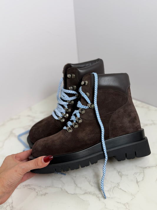Bv suede boot