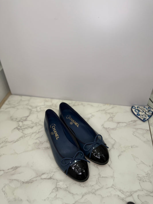 Patent ballet flat