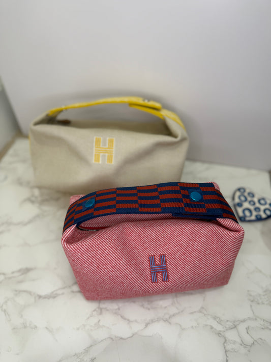 H toiletry bag