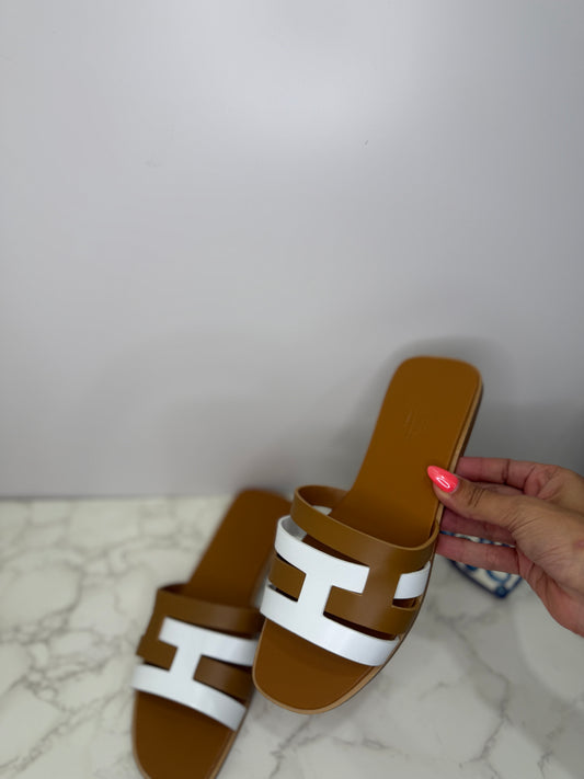 H sandals